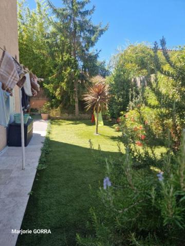 MARSEILLE VILLA T4 SUR 331 M² DE TERRAIN PISCINE GARAGE