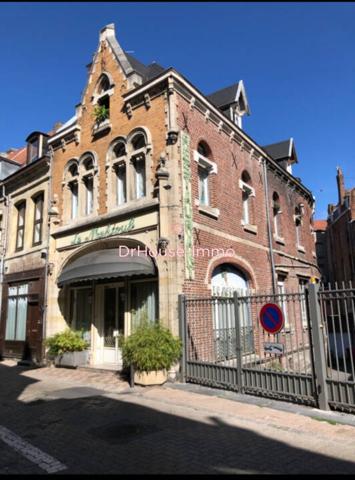 Immeuble à vendre 10 pièces de 335 m²