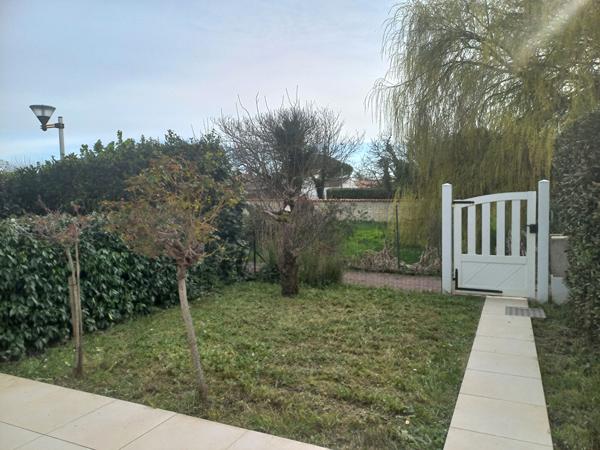 À 400 m de la plage, charmante maison avec jardinet
