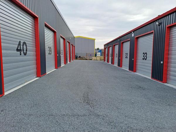 Stationnement à louer    Pont-l'Abbé-d'Arnoult