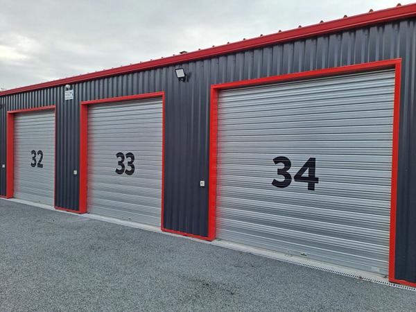 Stationnement à louer    Pont-l'Abbé-d'Arnoult