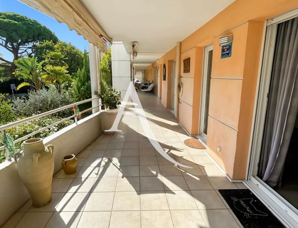Appartement Cannes grand 4 pièces résidence sécurisée avec piscine