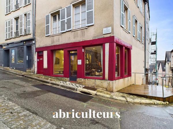 Bâtiment d’activité de 600 m² avec stationnement privatif en vente à Chartres (28000)
