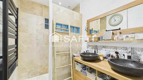 Maison coup de coeur plain pied 3 chambres commerces et collège à pieds