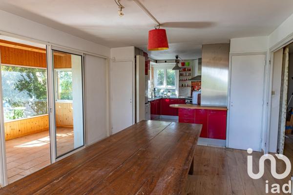 Maison traditionnelle 7 pièces de 200 m² à Sainte-Foy-lès-Lyon (69110)