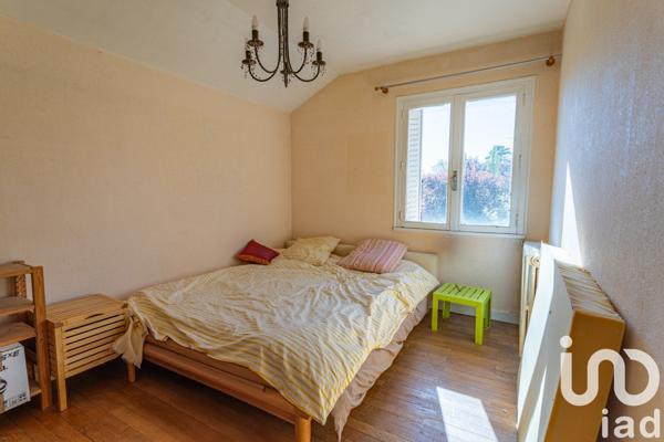 Maison traditionnelle 7 pièces de 200 m² à Sainte-Foy-lès-Lyon (69110)