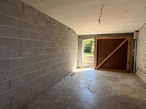 Maison de plain-pied avec garage et potentiel d'agrandissement au cœur de Ruffec