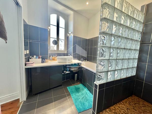 Appartement Hyper- centre Pau 3 pièce(s) 101 m2 + CAVE