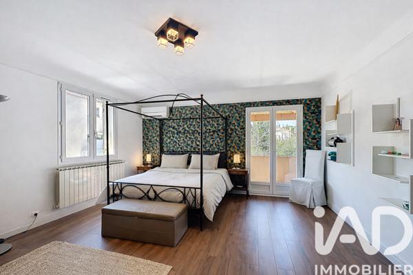 Maison à vendre 11 pièces 399 m² Saint-Saturnin-lès-Avignon