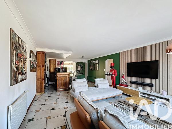 Maison à vendre 11 pièces 399 m² Saint-Saturnin-lès-Avignon