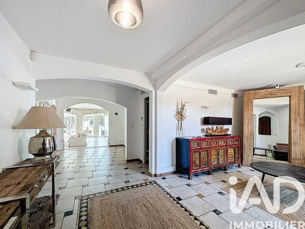 Maison à vendre 11 pièces 399 m² Saint-Saturnin-lès-Avignon