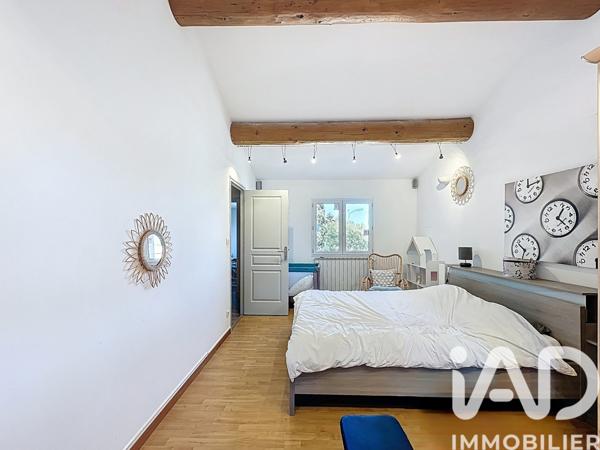 Maison à vendre 11 pièces 399 m² Saint-Saturnin-lès-Avignon