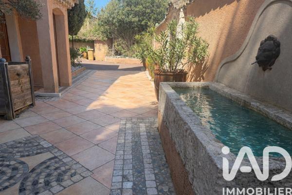 Maison à vendre 11 pièces 399 m² Saint-Saturnin-lès-Avignon