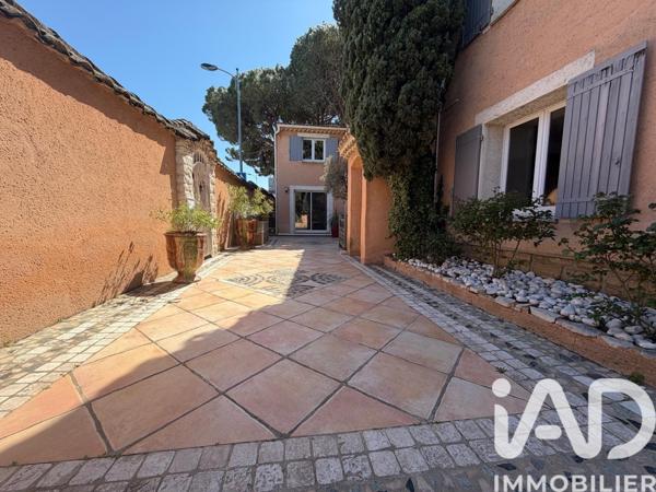 Maison à vendre 11 pièces 399 m² Saint-Saturnin-lès-Avignon