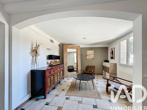 Maison à vendre 11 pièces 399 m² Saint-Saturnin-lès-Avignon