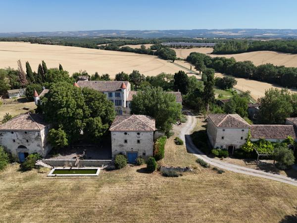 Domaine avec dépendances privatif