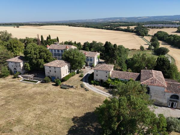 Domaine avec dépendances privatif
