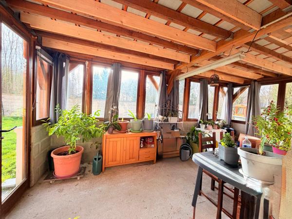 Agréable maison sur sous-sol + garage sur 750 m2