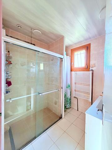 Agréable maison sur sous-sol + garage sur 750 m2