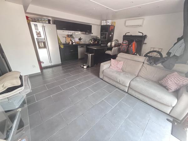 Gignac-la-Nerthe (13180) Petite maison 3 pièces dans une impasse