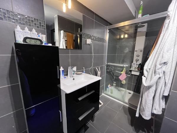 Gignac-la-Nerthe (13180) Petite maison 3 pièces dans une impasse