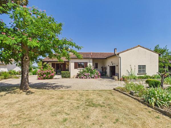 Jolie maison de plain-pied avec 3 chambres et garage