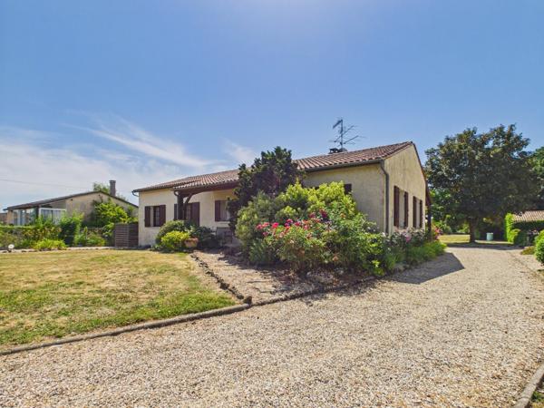 Jolie maison de plain-pied avec 3 chambres et garage