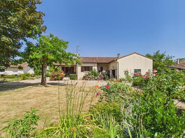 Jolie maison de plain-pied avec 3 chambres et garage