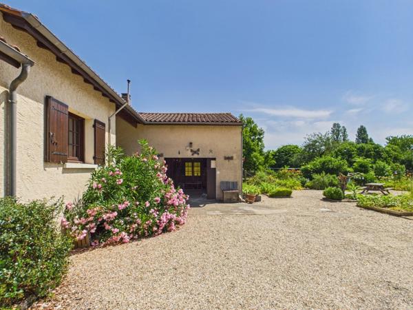 Jolie maison de plain-pied avec 3 chambres et garage