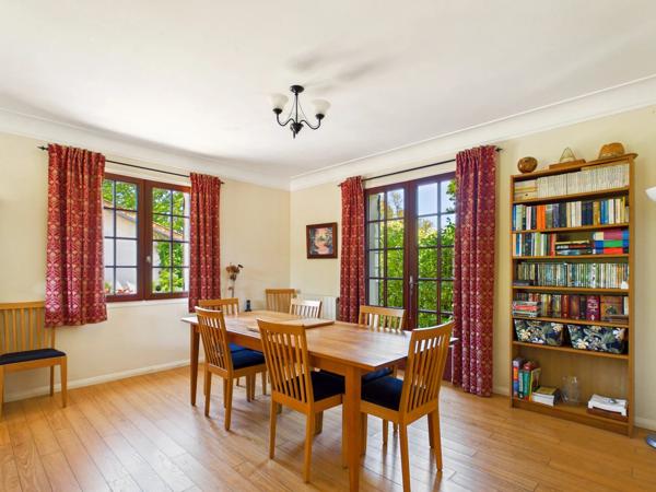 Jolie maison de plain-pied avec 3 chambres et garage