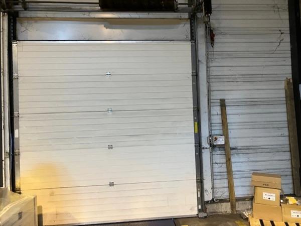 Local/bureau à louer VILLEFRANCHE SUR SAONE (69) 1 500 m2 avec Hauteur de 8 m , 1 quai , site clos sécurisé