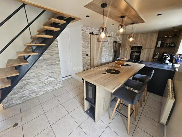Vente                                                      Maison
                        
                     5 pièces                      129 m2                     à Plésidy
