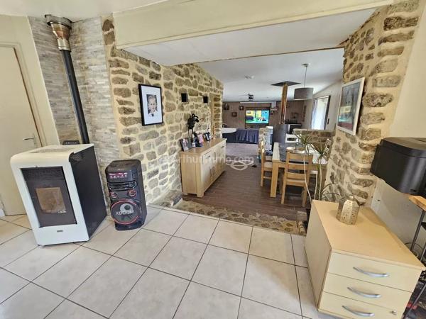 Vente                                                      Maison
                        
                     5 pièces                      129 m2                     à Plésidy