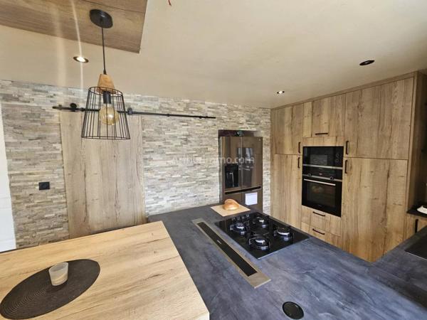 Vente                                                      Maison
                        
                     5 pièces                      129 m2                     à Plésidy