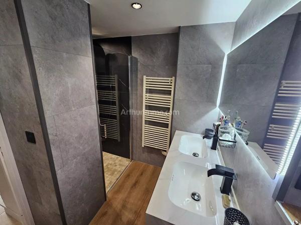 Vente                                                      Maison
                        
                     5 pièces                      129 m2                     à Plésidy