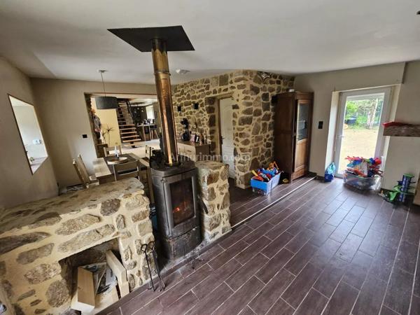Vente                                                      Maison
                        
                     5 pièces                      129 m2                     à Plésidy