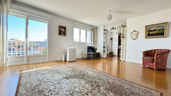 A VENDRE DANS RESIDENCE AVEC ASCENSEUR APPARTEMENT T4  AVEC CAVE ET  DEUX PARKING COUVERT