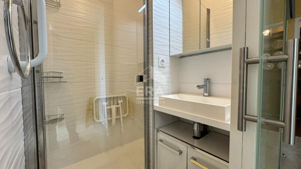 A VENDRE DANS RESIDENCE AVEC ASCENSEUR APPARTEMENT T4  AVEC CAVE ET  DEUX PARKING COUVERT