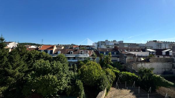 A VENDRE DANS RESIDENCE AVEC ASCENSEUR APPARTEMENT T4  AVEC CAVE ET  DEUX PARKING COUVERT