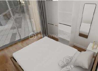 Plusieurs appartements T2 entièrement rénovés à neuf disponibles dans la commune de Fougères !!! à moins de 100 000€
À deux pas du Forum, sur les abords de la ville, je vous propose cette opportunité rare sur le marché que ce soit pour une résidence principale, un premier achat ou un investissement locatif à fort potentiel.

Une solution clé en main !
- A moins de 100 000€ acte en main
- Forte rentabilité locative
- Optimisation Fiscale et possibilité de défiscalisation selon votre situation
- Meublés ou non 
- Travaux couverts par une garantie décennale
- Partenaire de confiance et suivi chantier de A à Z

Le projet fait parti d'un programme global de rénovation complète de l'immeuble (9 lots), suivi par des professionnels reconnus pour leur savoir-faire et leur rigueur. 
Le modèle : Un appartement de type T2 comprenant une pièce de vie avec cuisine ouverte, une chambre, une salle d'eau et un WC.
Livraison prévisionnelle : 15 mois
DPE visé : minimum D
Surface des appartements de 23,5 à 33 m2

Cette opportunité est conditionnée à la réalisation des travaux par une entreprise partenaire historique, tous corps d'état et cette organisation garantit une parfaite cohérence du projet, un suivi de chantier maîtrisé et une livraison simultanée de l'ensemble des logements.
Les devis travaux sont déjà établi et fixe et n'attendent plus que vous ! 

Déjà 5 lots de vendus !!! plus que 4

En option : T2 meublé (Mobilier, électroménager, décoration...)

Vidéo d'une réalisation type pour illustrer le projet !
Contactez moi pour plus d'informations !!