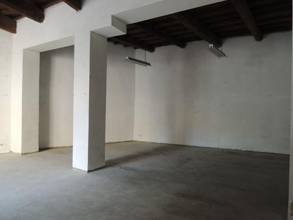 Local commercial Nimes de 90 m2