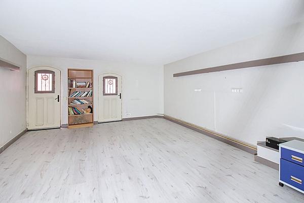 À VENDRE EN EXCLUSIVITÉ - Local de 77 m² à TRANS EN PROVENCE