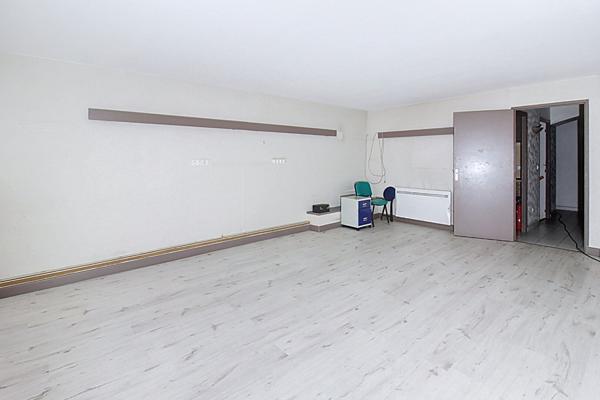 À VENDRE EN EXCLUSIVITÉ - Local de 77 m² à TRANS EN PROVENCE