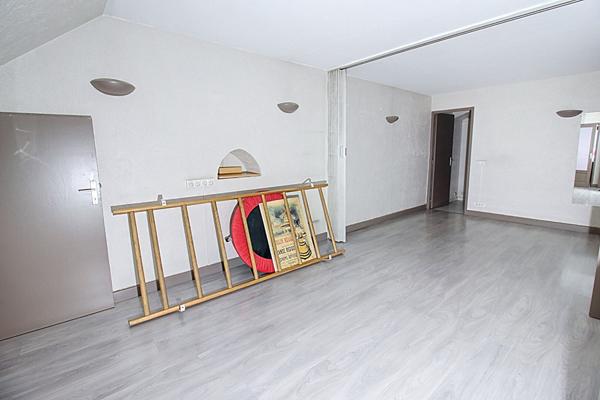 À VENDRE EN EXCLUSIVITÉ - Local de 77 m² à TRANS EN PROVENCE