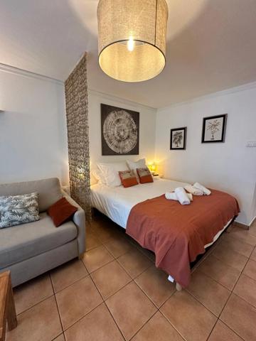 A VENDRE - STUDIO D'EXCEPTION EN REZ DE JARDIN – BORD DE MER SAINTE ANNE