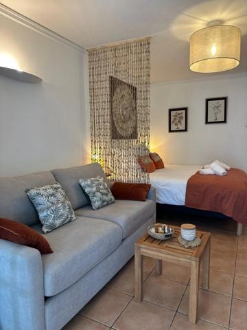 A VENDRE - STUDIO D'EXCEPTION EN REZ DE JARDIN – BORD DE MER SAINTE ANNE