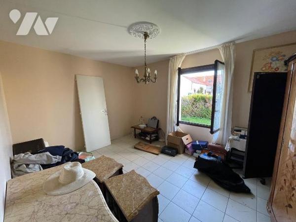 Olivet, dans une secteur calme et recherché, venez visiter cette maison d environ 90m², composé...