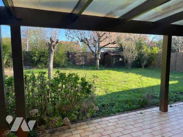 Olivet, dans une secteur calme et recherché, venez visiter cette maison d environ 90m², composé...