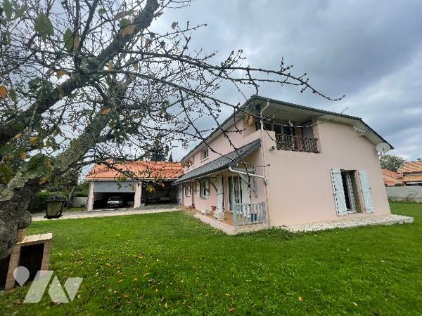 Grande Maison Familiale avec Garages – 65690 Barbazan-Debat