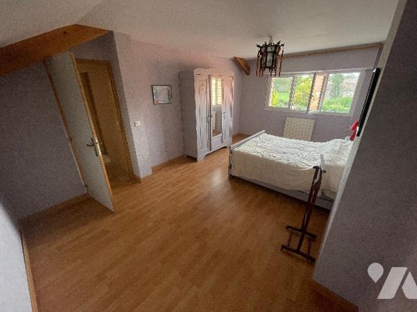 Grande Maison Familiale avec Garages – 65690 Barbazan-Debat